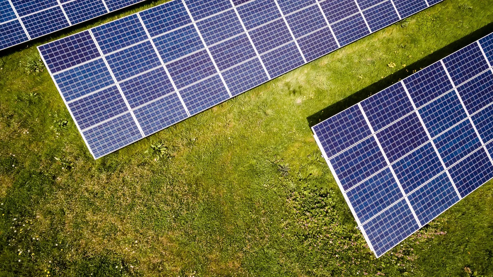 Solar-Wechselrichter und Speicher
